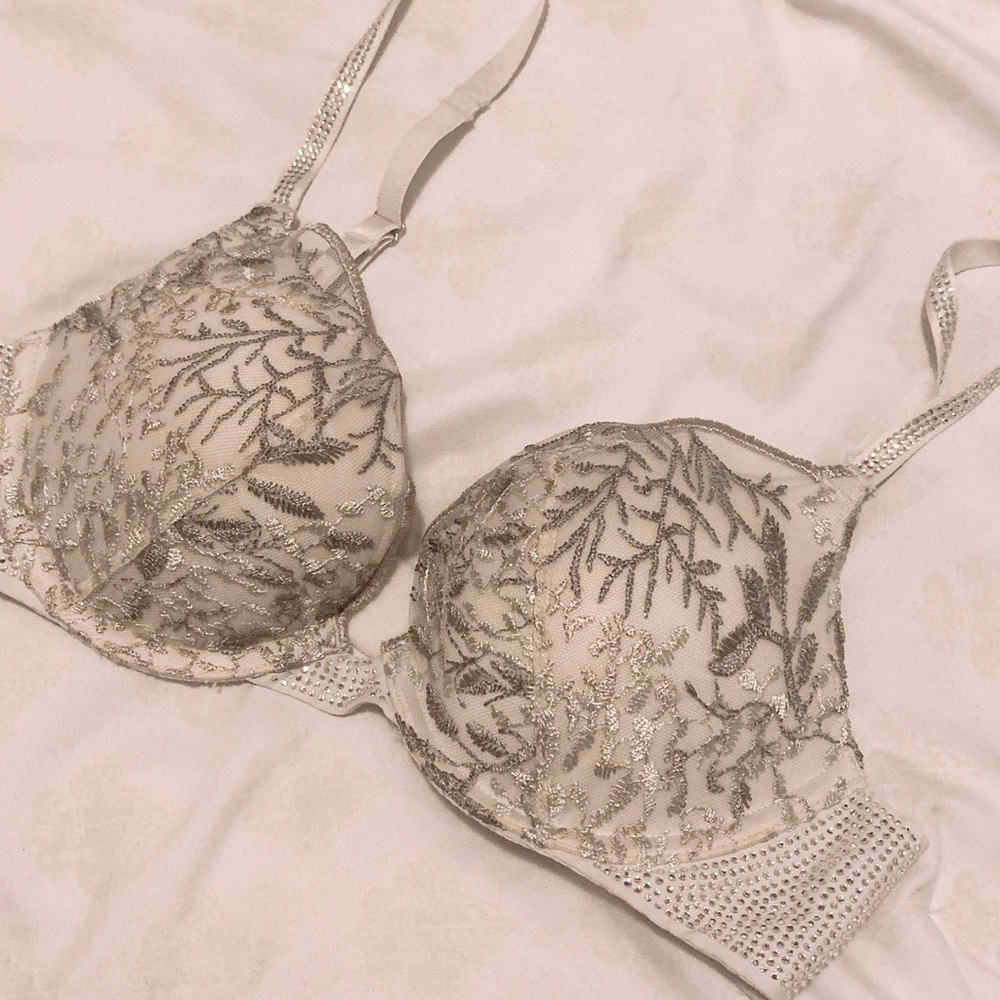 Victoria’s Secret Dream Angels Embroidered Bra